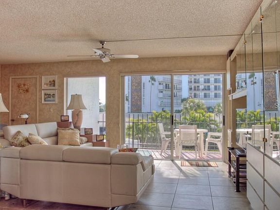 4th image of 1 Benjamin Franklin Dr APT 22