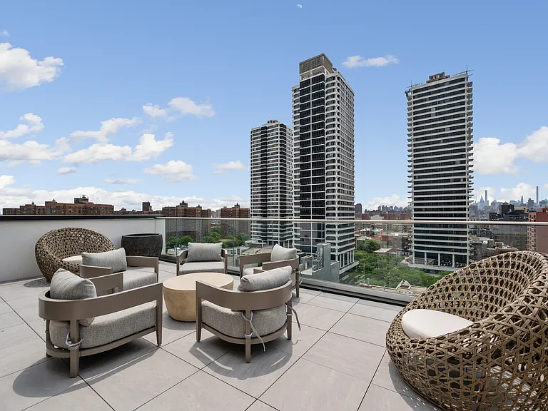 215 E 124th St #7B — Photo 37