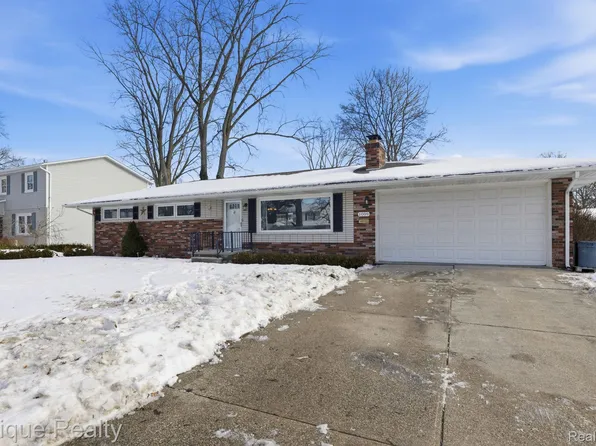 1009 Illinois St, Marysville, MI 48040