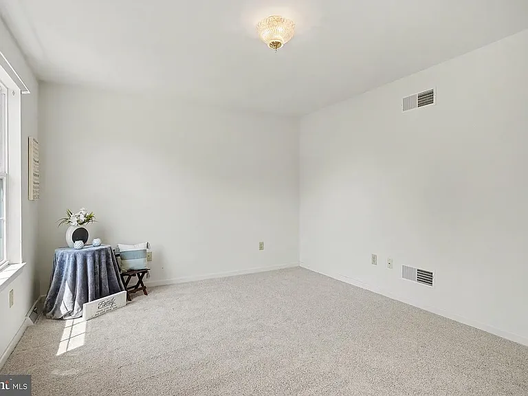 239 G St — Photo 3