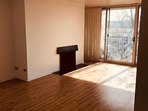 3rd image of 6000 Oakwood Dr APT 5