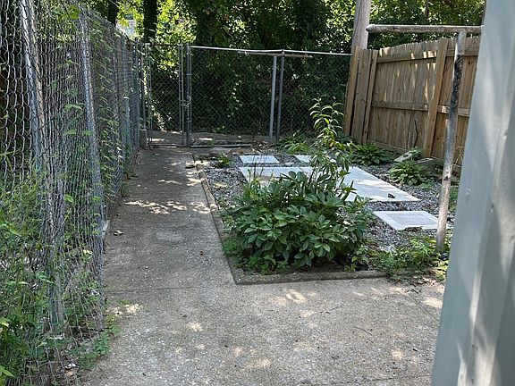 4th image of 1117 E 20th St