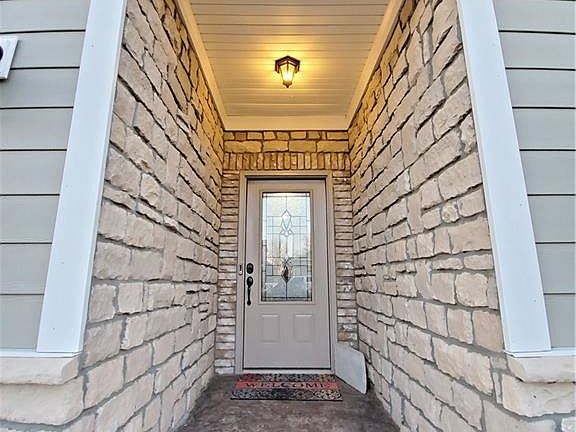 3rd image of 1632 Pine Valley Way