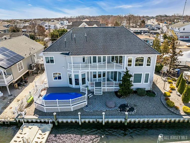 3110 Windsor Ave — Photo 46