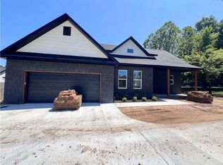 2793 E Whippoorwill Ln, Fayetteville, AR 72701