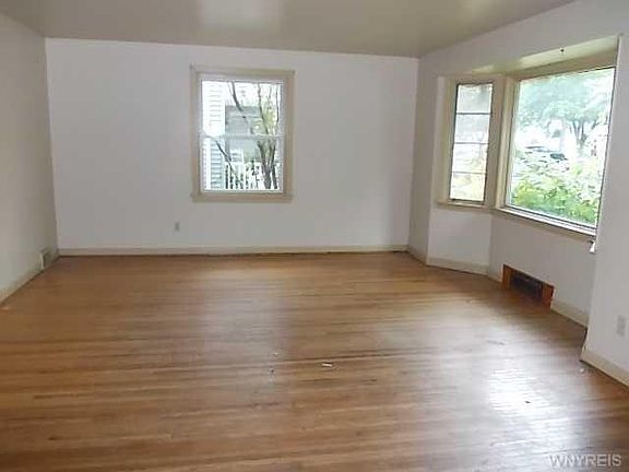 2nd image of 190 Euclid Ave
