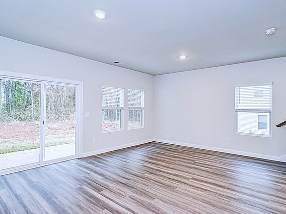 3rd image of 112 Telford Dr #1