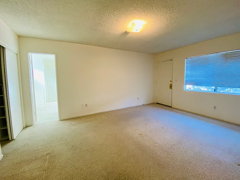 465 Mariposa Ave #A — Photo 17