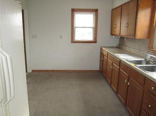 3rd image of 1016 Crayton Ave
