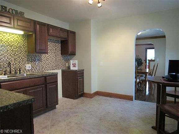5th image of 5207 Vandalia Ave