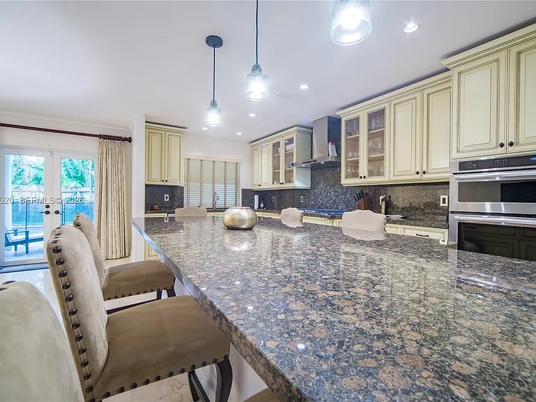 3514 Crystal Ct — Photo 3