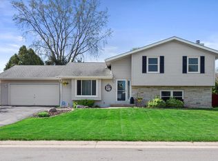 1607 Count Turf Ln, Racine, WI 53402