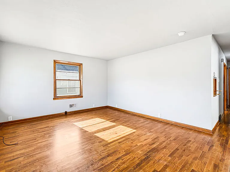 2510 Sylvanie St — Photo 3