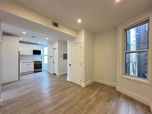 3rd image of 88 Wallis Ave #26E