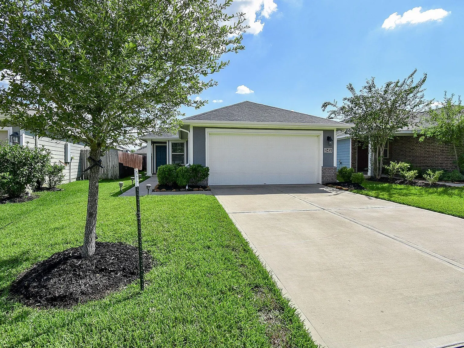3 bed, 2.0 bath, 1258 sqft, $1,850 — Photo 2