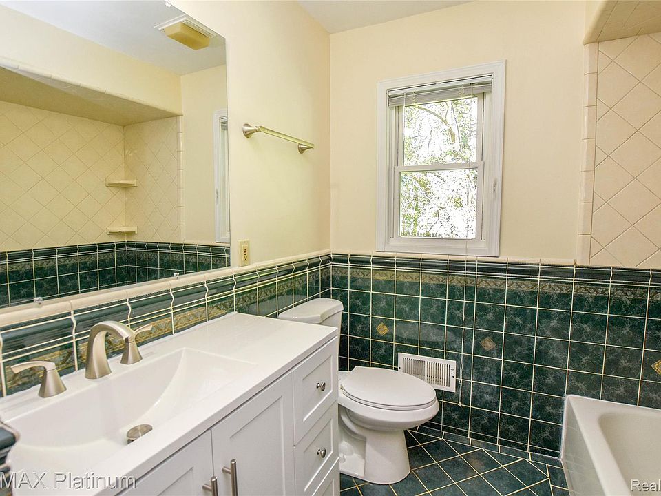 2471 Moore Pl, photo 20