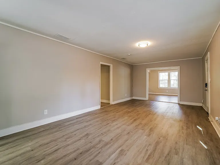 801765_020_living_room_13286499.jpg