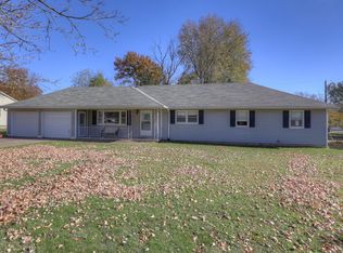1910 Wynwood Dr, Carthage, MO 64836