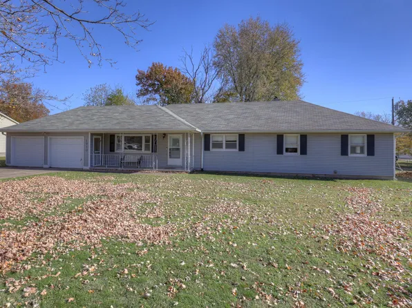 1910 Wynwood Drive, Carthage, MO 64836