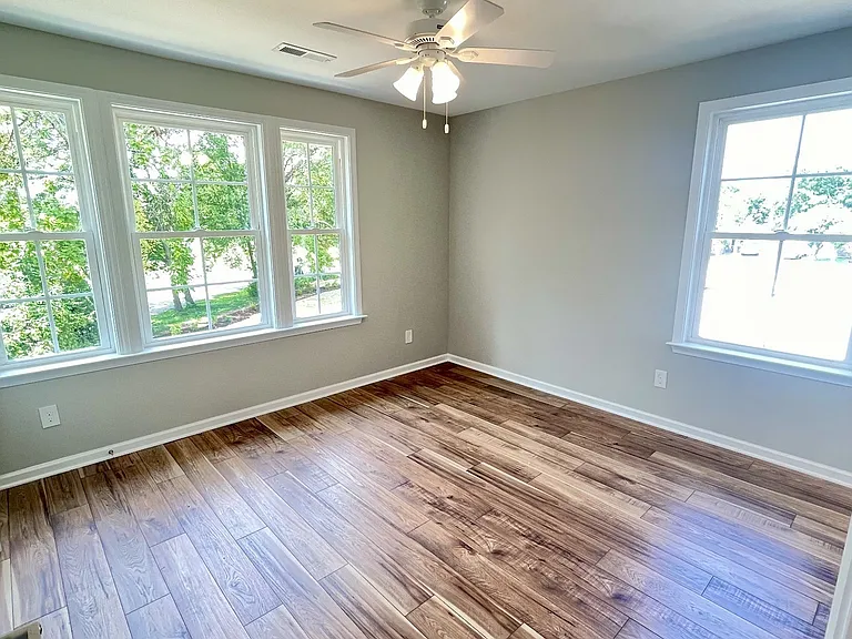 208 Power Ave #B — Photo 13