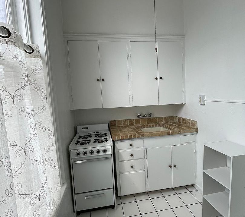 1st image of 815 E 1st Ave APT 3