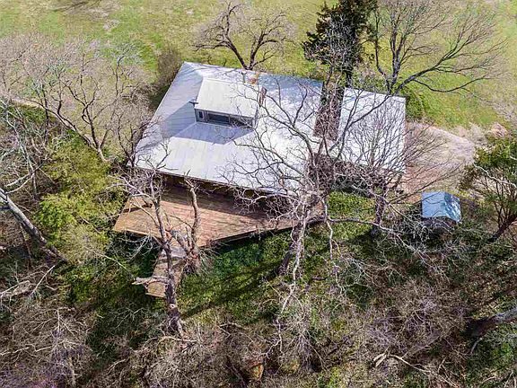 3rd image of 418 S Sycamore Dr