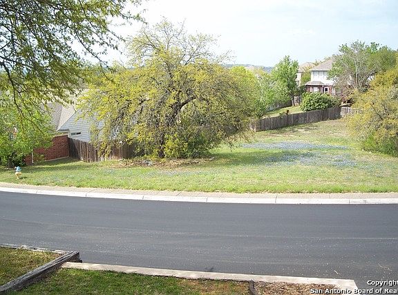 2nd image of 914 Riverstone Dr
