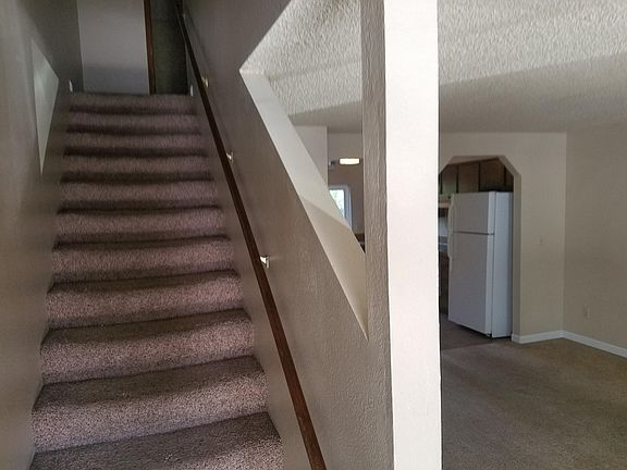 2nd image of 1000 Holly St APT 3