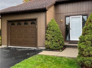 21 Robin Rd, Buffalo, NY 14228