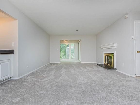 5th image of 1642 Roanoke Pl SE