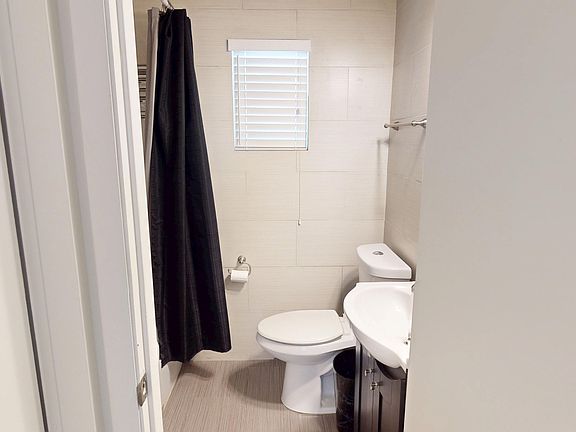 4th image of 170 Draco St
