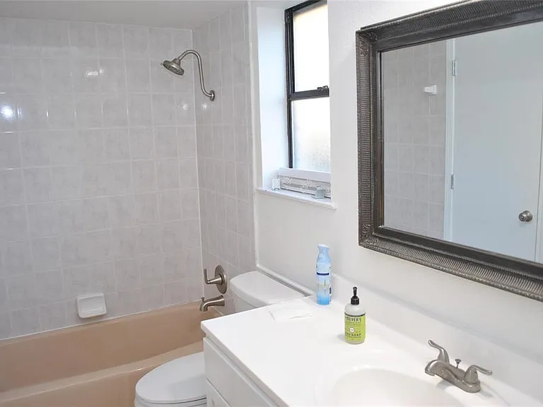 720 Ash St — Photo 4