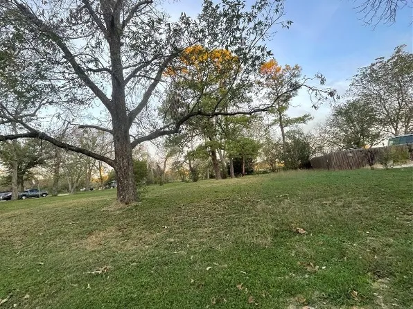 1111 Alvarado St, Cleburne, TX 76031