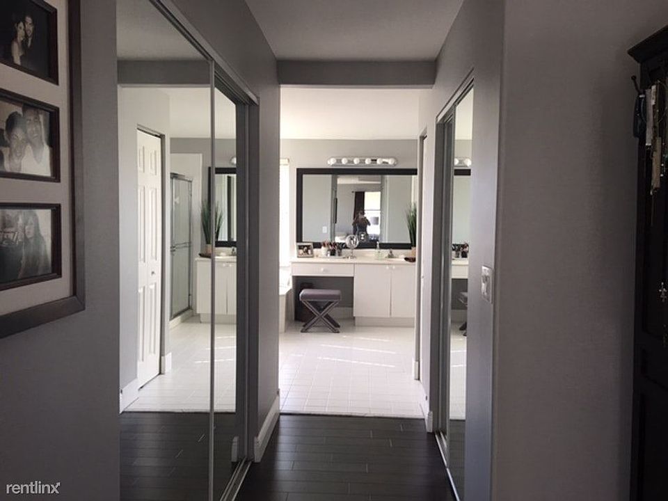 FFA79F81-EC03-4D93-8992-A89D5638A69B