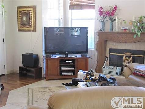 4th image of 756 Cardona Ave