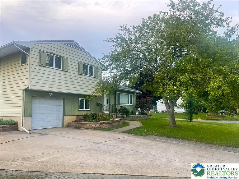6869 Spring Creek Rd — Photo 1