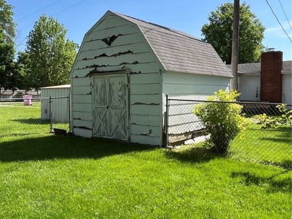 303 S Harrison St, Sherwood, OH 43556