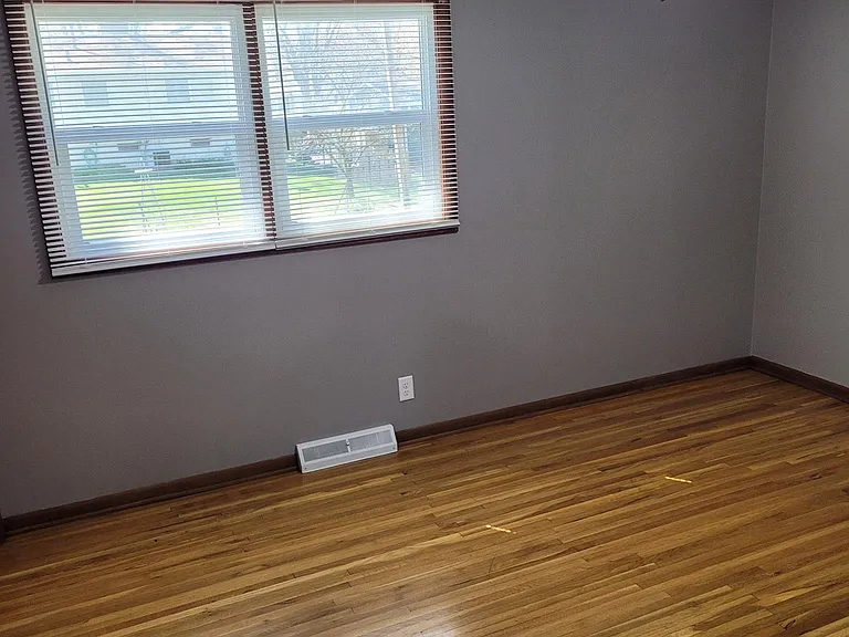4712 Western Ave — Photo 8