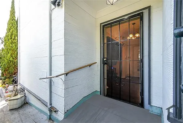 2510 E 21st St #1 — Photo 43