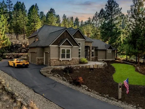 3193 NW Colonial Dr, Bend, OR 97703