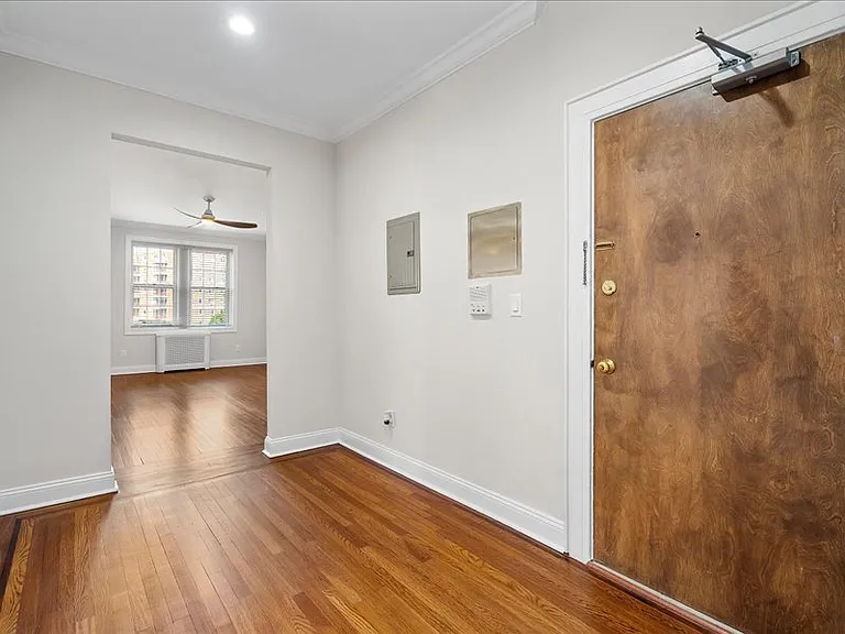 145 Summit Avenue Apartments — Photo 28