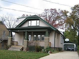 1st image of 324 E Van Norman Ave