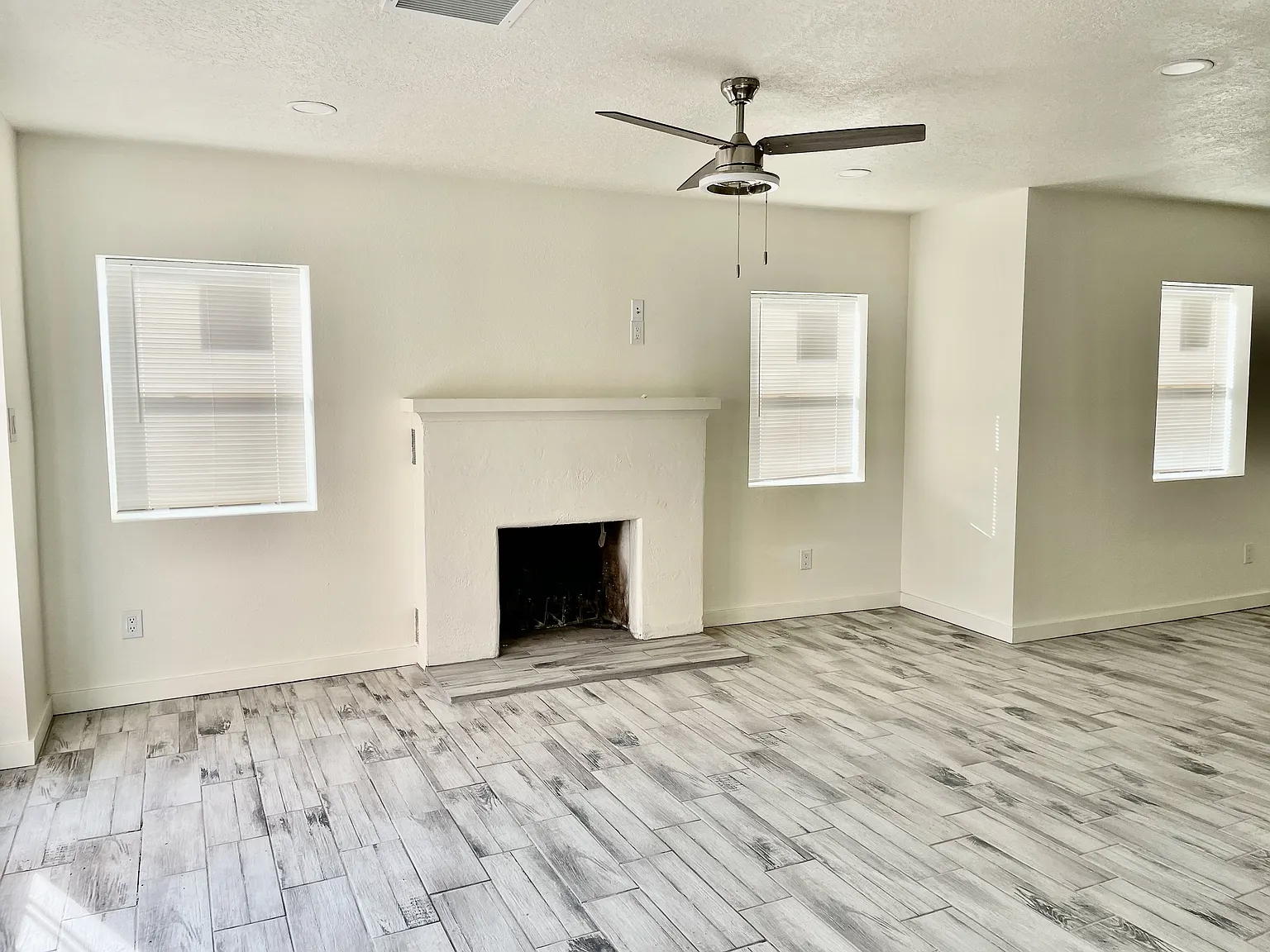 4301 Mesa Grande SE - C — Photo 4
