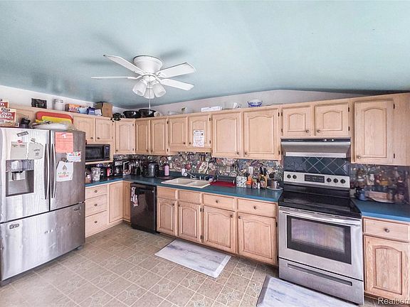 5th image of 22449 Marine Ave