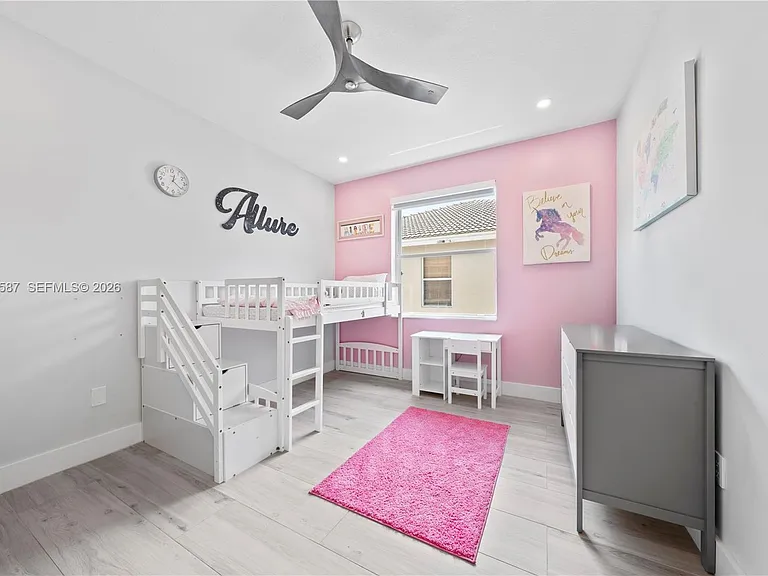18742 SW 55th St — Photo 35