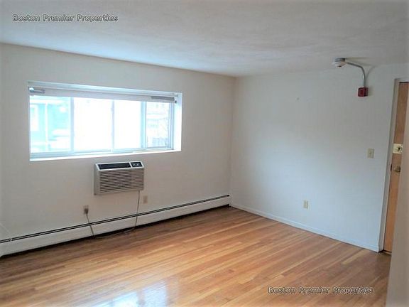 4th image of 30 Marlboro St APT 2D