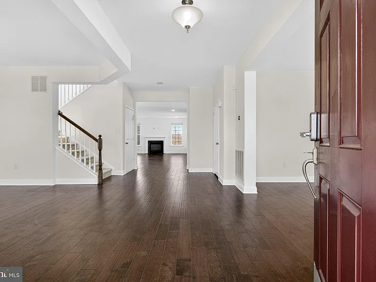 2707 Henry Moore Ln — Photo 2