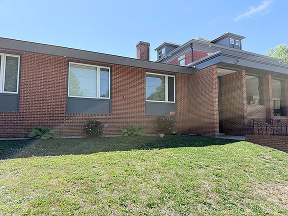 3rd image of 310 W 31st St #118