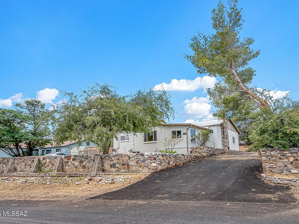 730 N Robles Rd
