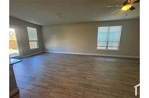3915 Ontario Way Photo 1